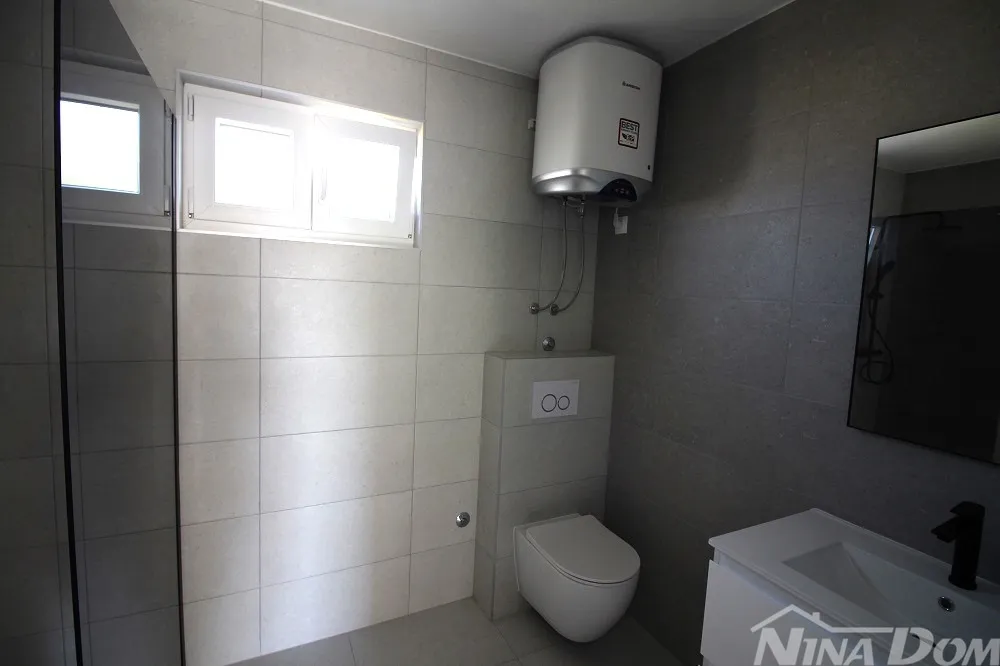 apartman 80 metara od mora – 1 kat s garažom - slika 9