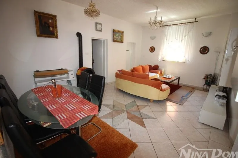 nekretnina s velikom okućnicom, južna strana 275 met do mora. - slika 11
