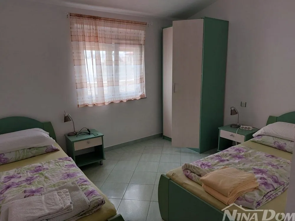 južna strana vira 50 metara do mora s tri apartmana - slika 9