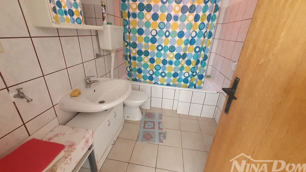 nekretnina idealna za turizam, svaki apartman svoj poseban ulaz. - slika 17