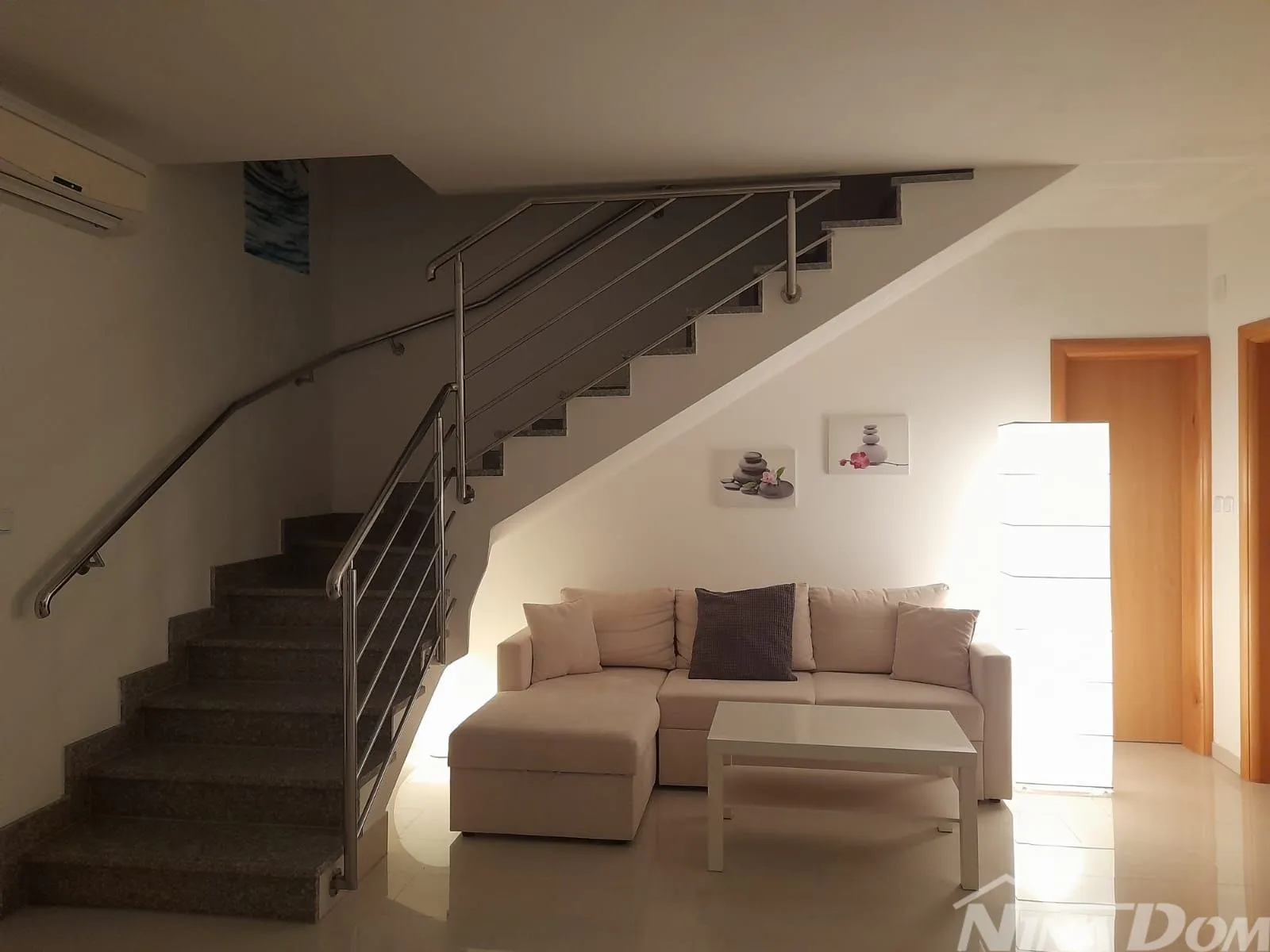 južna strana otoka vira, dvoetažni apartman 150 met. do mora - slika 3