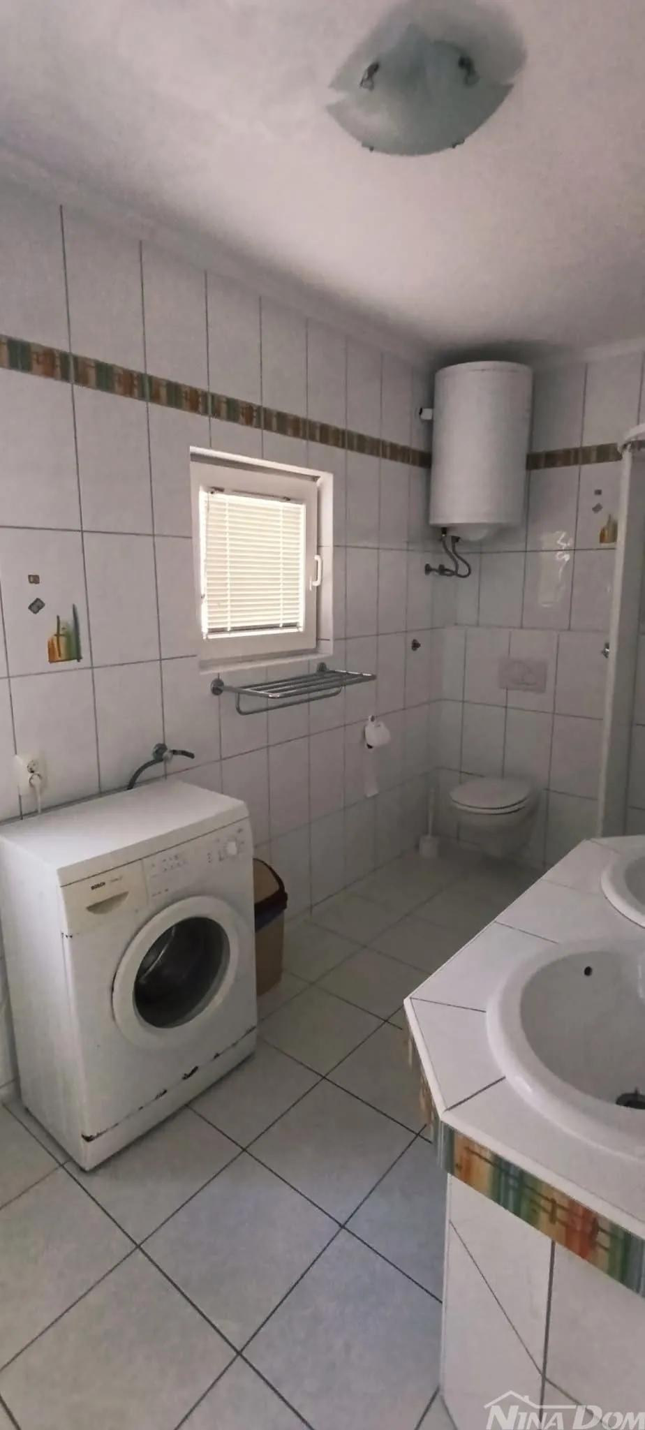 južna strana 90 met.do mora apartmanska kuća s dvorištem - slika 10