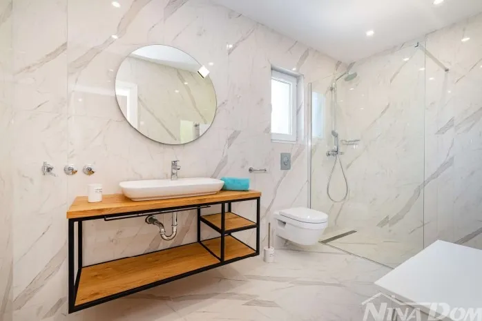luksuzna kamena villa s bazenom - privlaka, 200 metara od mora - slika 9