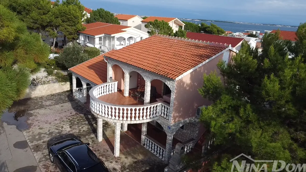 južna strana otoka vira, nekretnina s tri stambene jedinice - slika 3