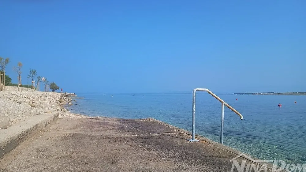 obiteljska nekretnina s lijepom okućnicom. - slika 26