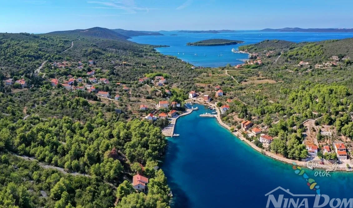 hrvatska – dugi otok | 1. red do mora građevinsko zemljišta opis: - slika 3