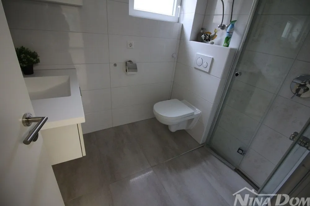 južna strana otoka vira 4 apartmana i pomoćni objekt, 260 do mora. - slika 13