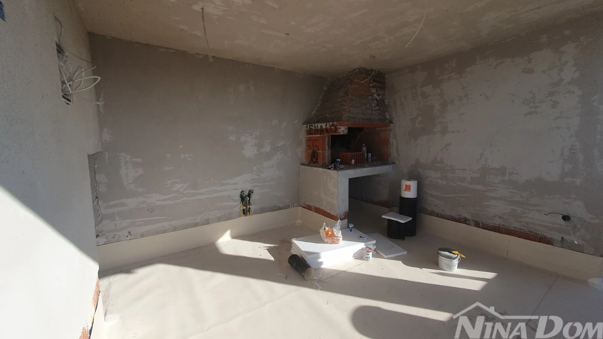apartman na prvom katu s krovnom terasom i bazenom 1 red do mora - slika 5