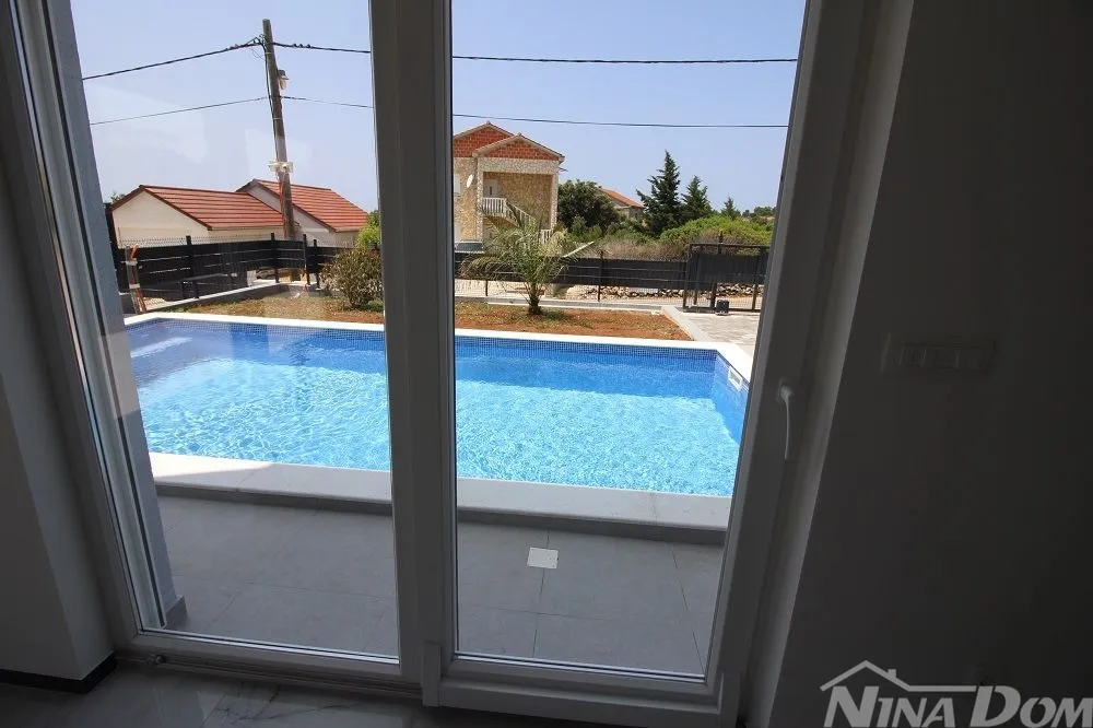 novogradnja , villa s bazenom - slika 10