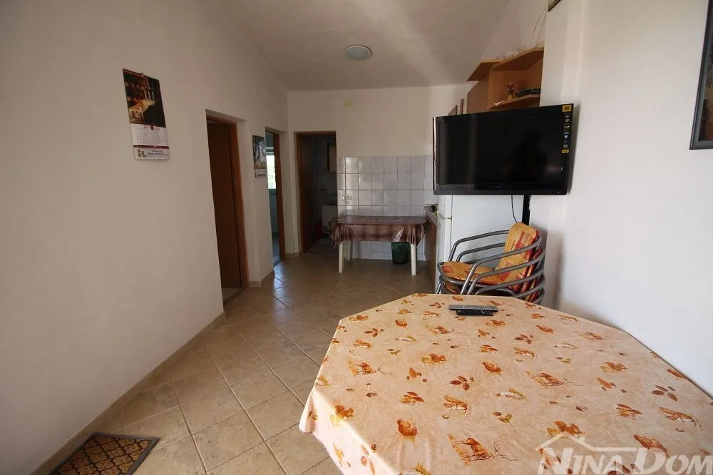 apartmanska kuća 400 metara do mora - slika 12