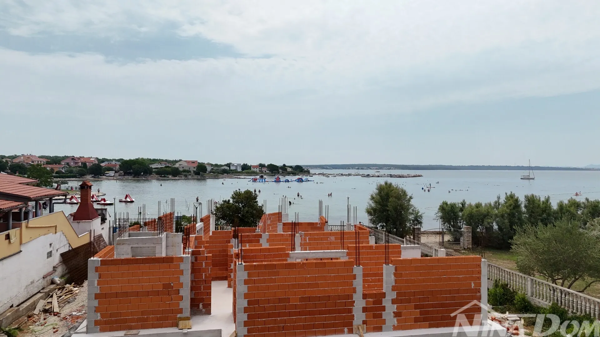 privlaka dalmacija- prvi red do mora - apartman ( s2 ) - slika 2