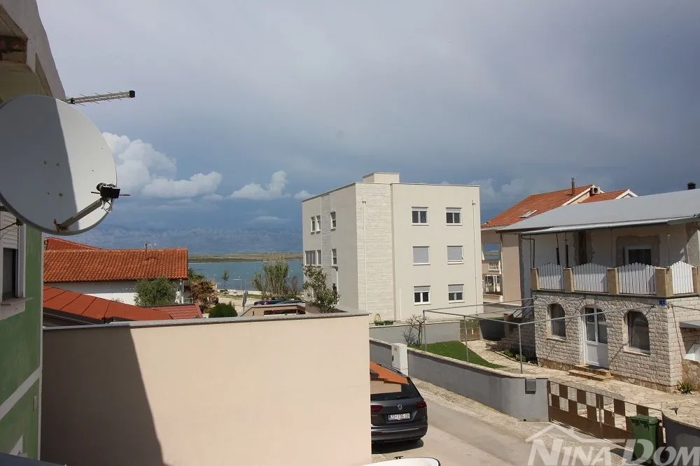 dvojna kuća s dva apartmana 50 metara do mora. - slika 18