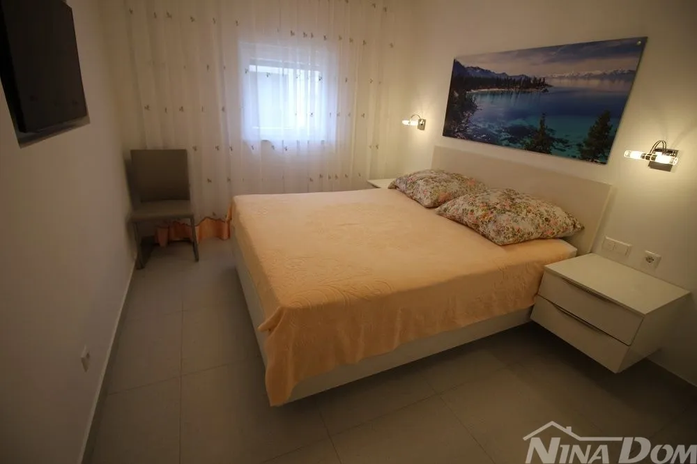južna strana otoka vira 4 apartmana i pomoćni objekt, 260 do mora. - slika 15