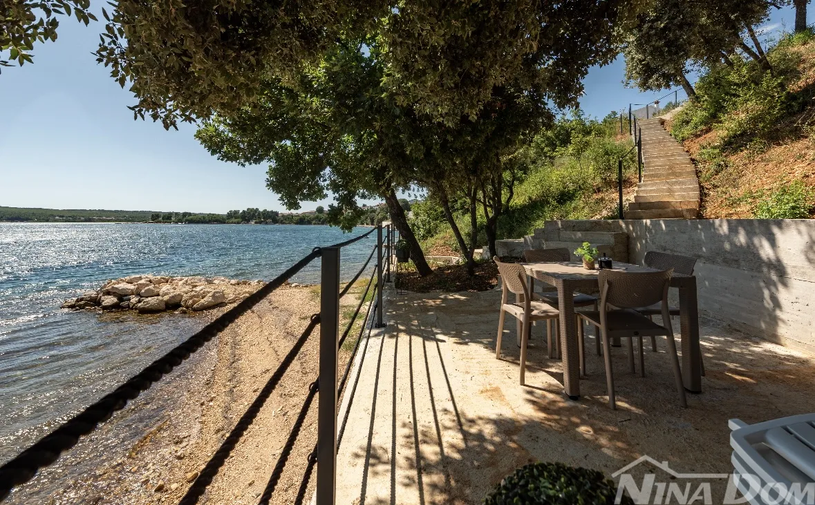 luksuzna villa u 1. redu do mora – posedarje, zadar - slika 19