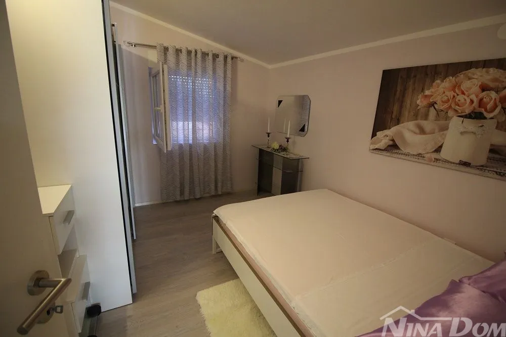 samostojeća kuća južna strana s dva apartmana - slika 17