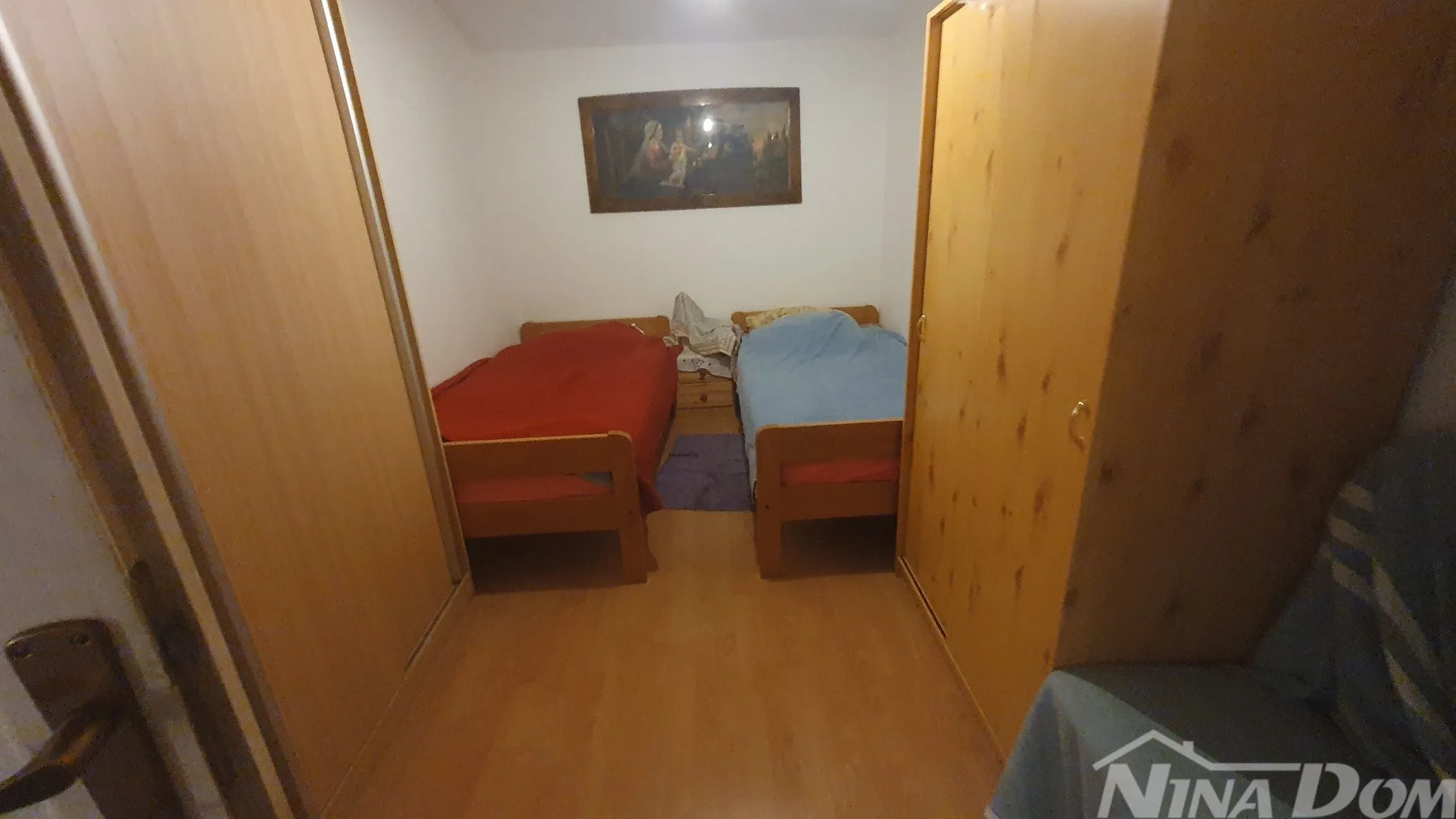 obiteljska nekretnina s lijepim dvorištem i garažom - slika 12