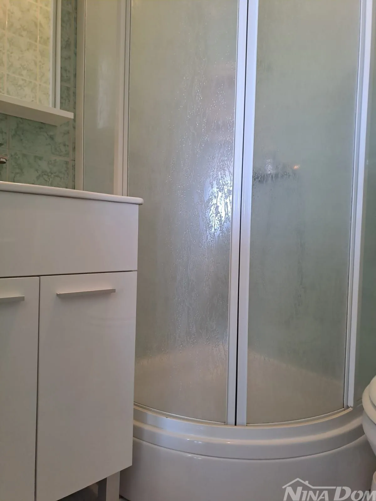 apartmanska kuća s prostranom okućnicom. - slika 20