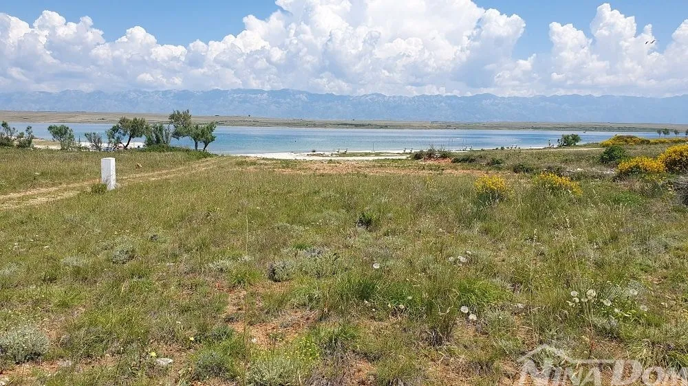 zemljište 300 m2, potrebna izrada upu a 70 met.do mora. - slika 2