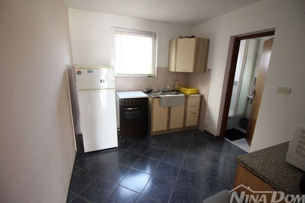 apartman prizemlje s velikom terasom - slika 7