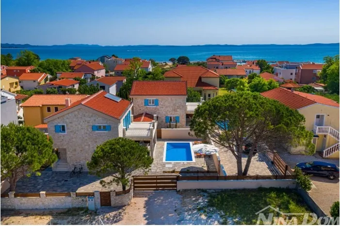 luksuzna kamena villa s bazenom - privlaka, 200 metara od mora - slika 14