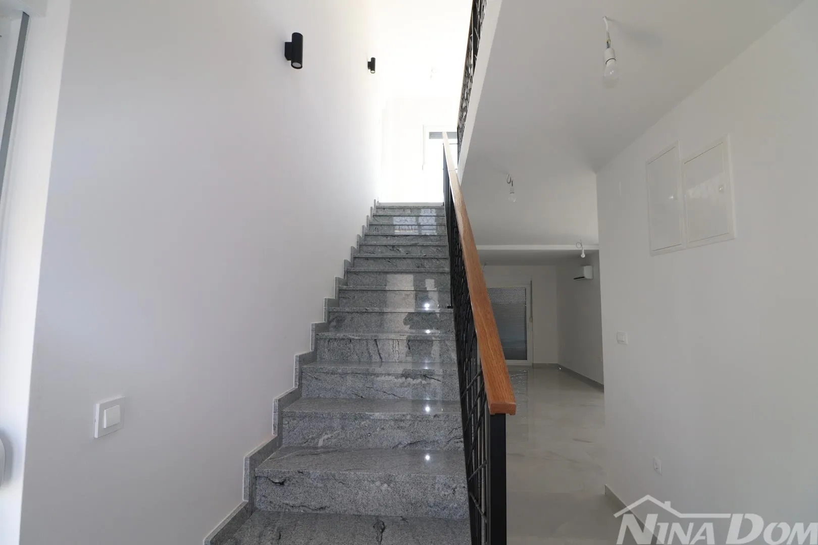kuća s bazenom samostojeća - pogled na more - u izgradnji - slika 13