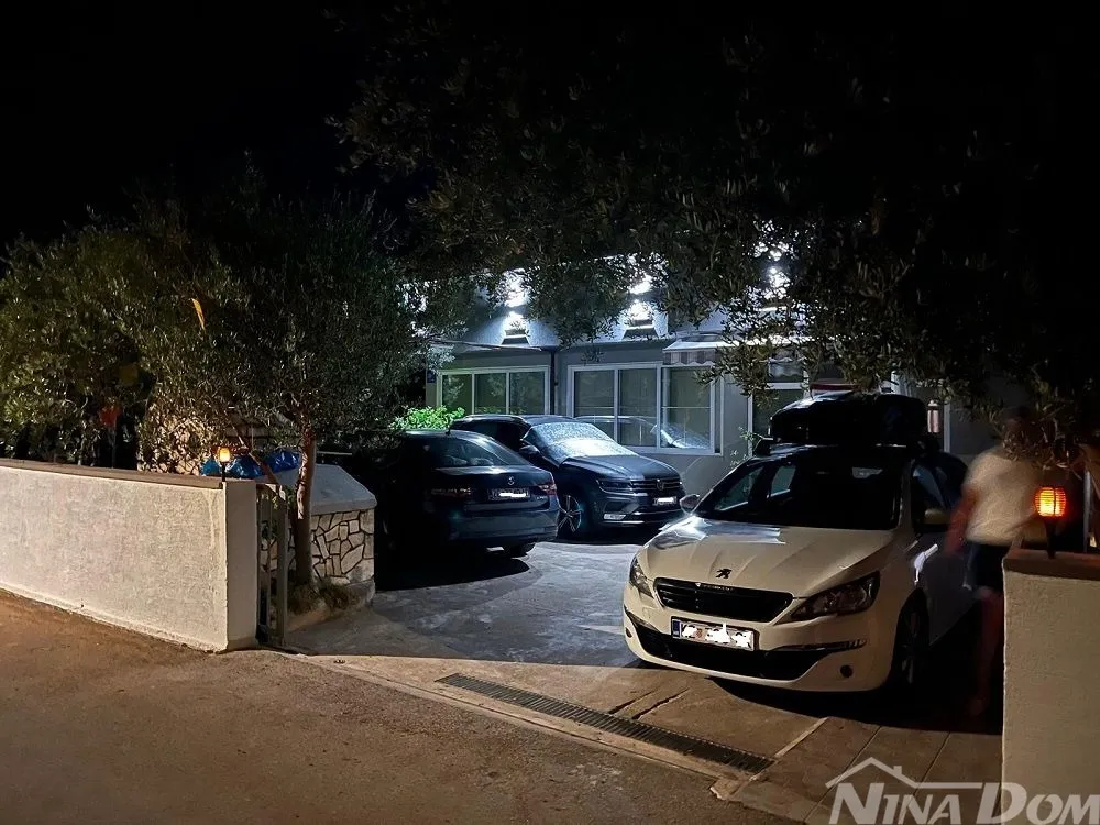 južna strana otoka vira 200 metara do mora - slika 4
