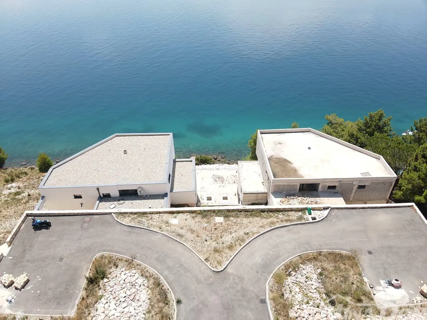 ekskluzivne 2 vile u 1. redu do mora – starigrad, dalmacija - slika 13