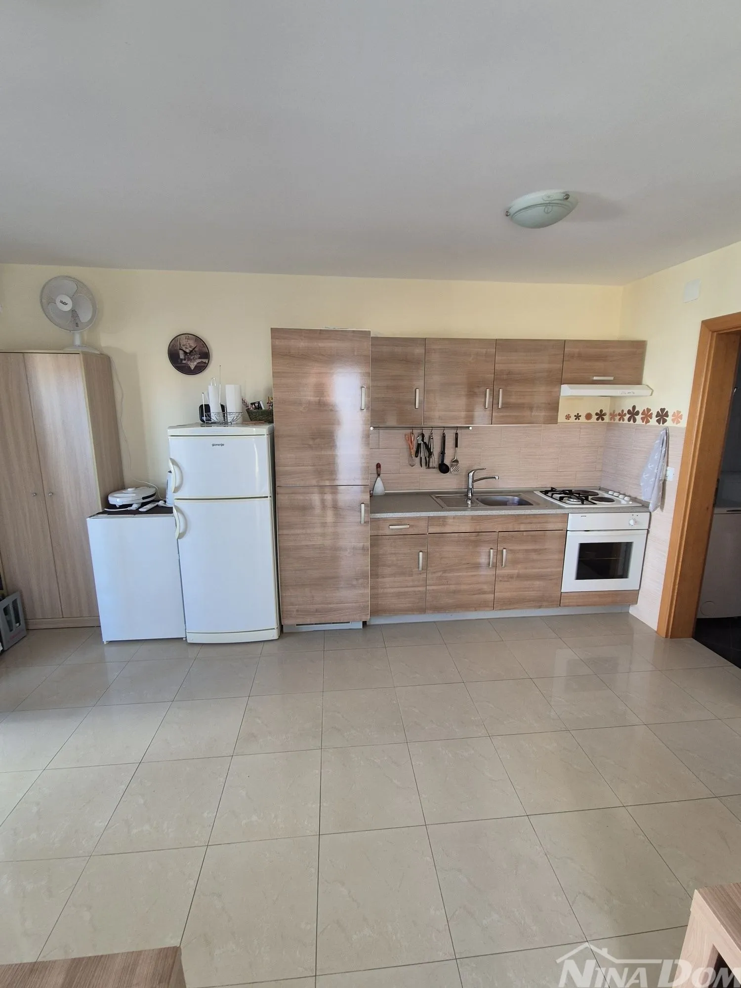 apartman 1 kat, južna strana 50 met.do mora s pogledom na more - slika 3