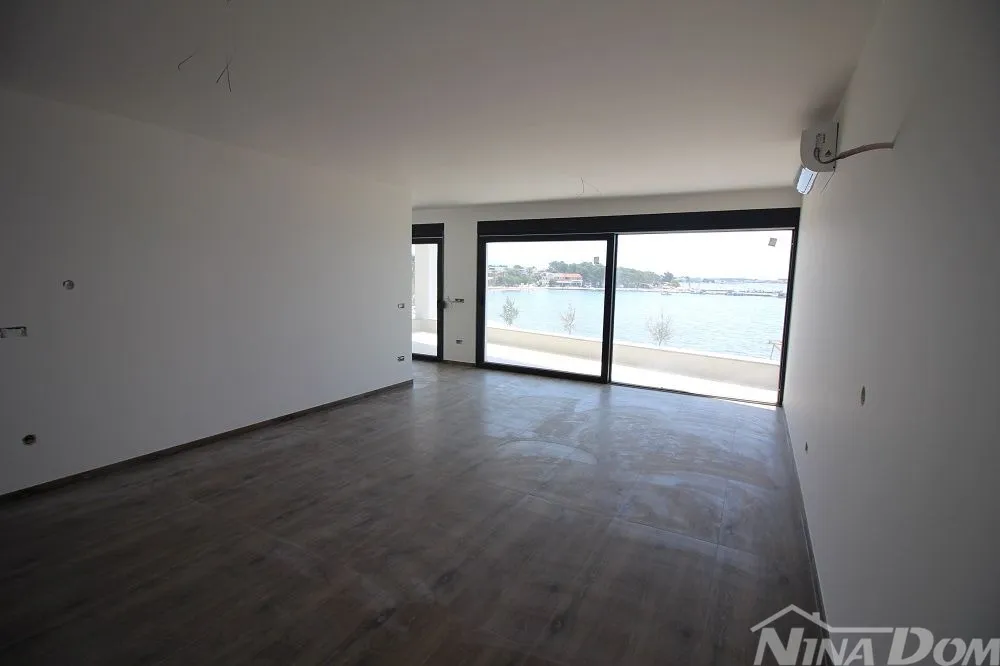 apartmani prvi red do mora južna strana - slika 15
