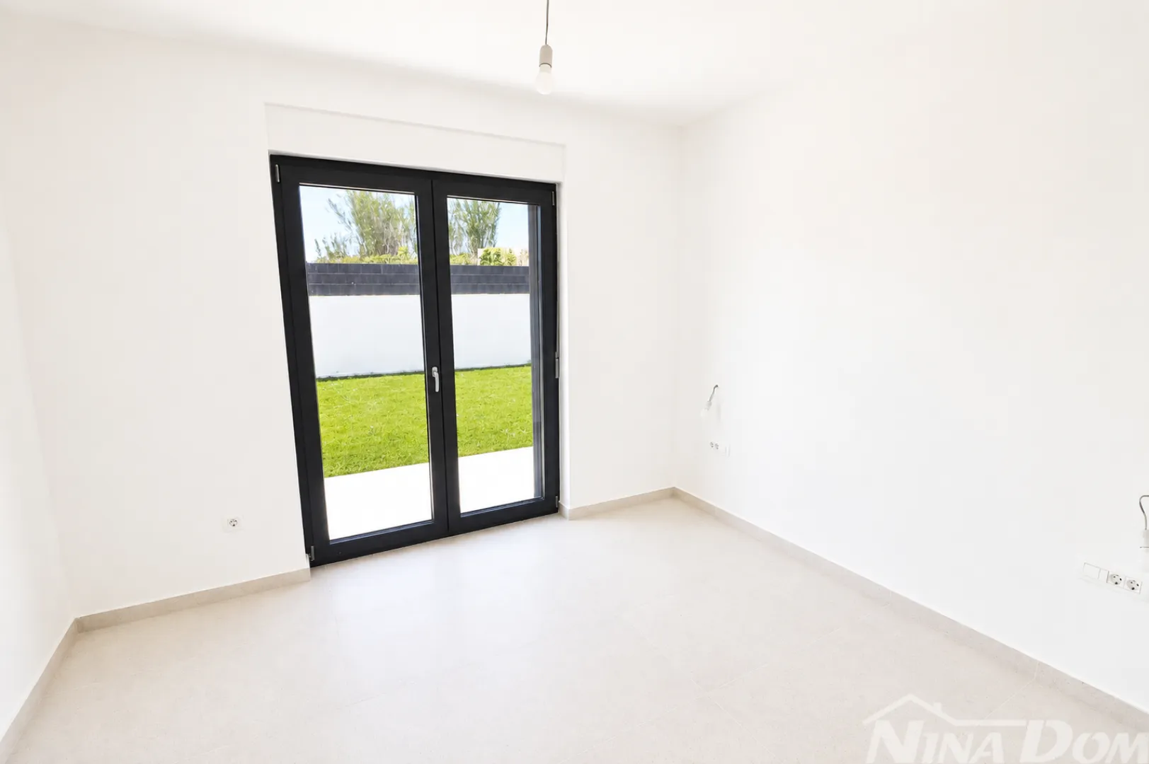 luksuzni stan u prizemlju- privlaka dalmacija 250m od mora - slika 14