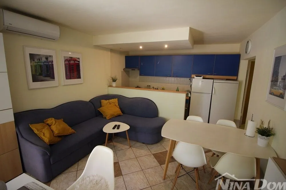 apartmanska kuća s 4 apartmana i građevinskom parcelom 60 met.do mora. - slika 21