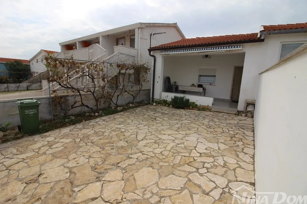 apartman u nizu s dvije spavaće sobe, blizina centra - slika 2