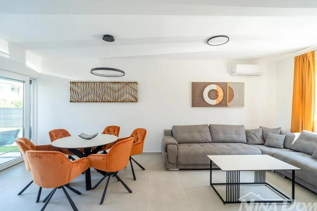 top lokacija! moderan stan s bazenom i dvorištem- 130 m od plaže - slika 24