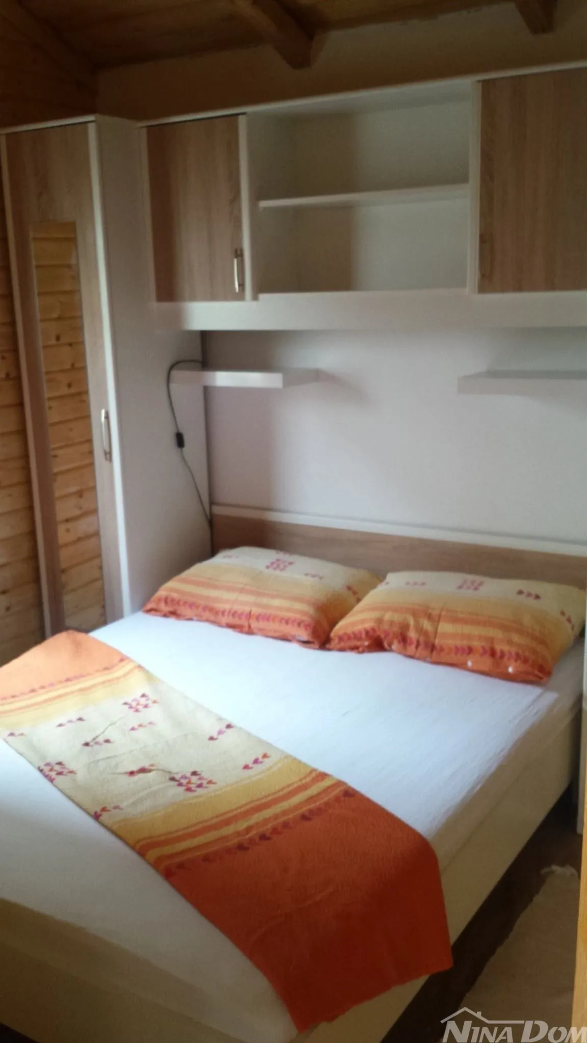 apartmanska kuća 50 metara do mora. - slika 11