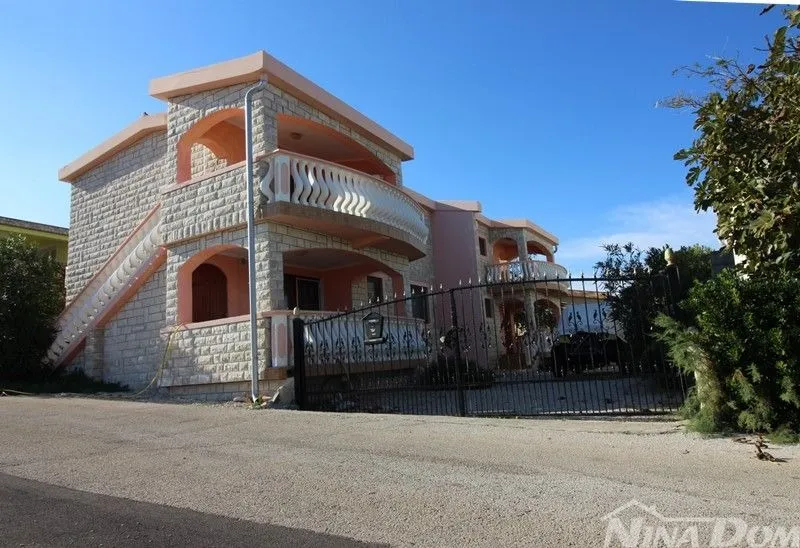apartmanska kuća 4 stambene jedinice - slika 24