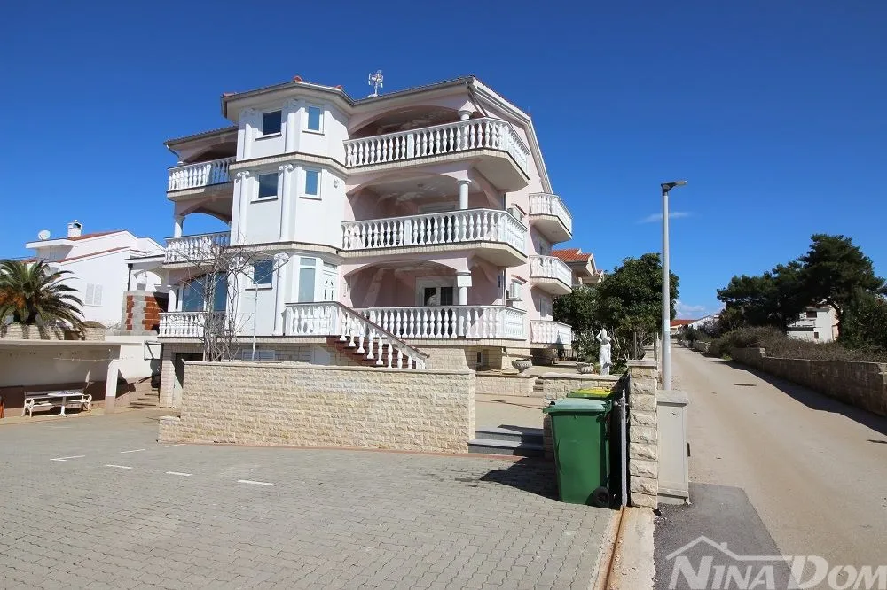 apartmanska kuća 2.red od mora južna strana vira - slika 2