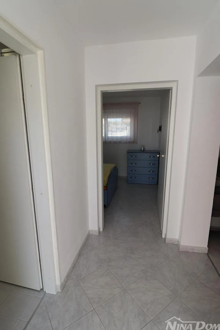 samostojeća kuća s bazenom- vrsi dalmacija - slika 17