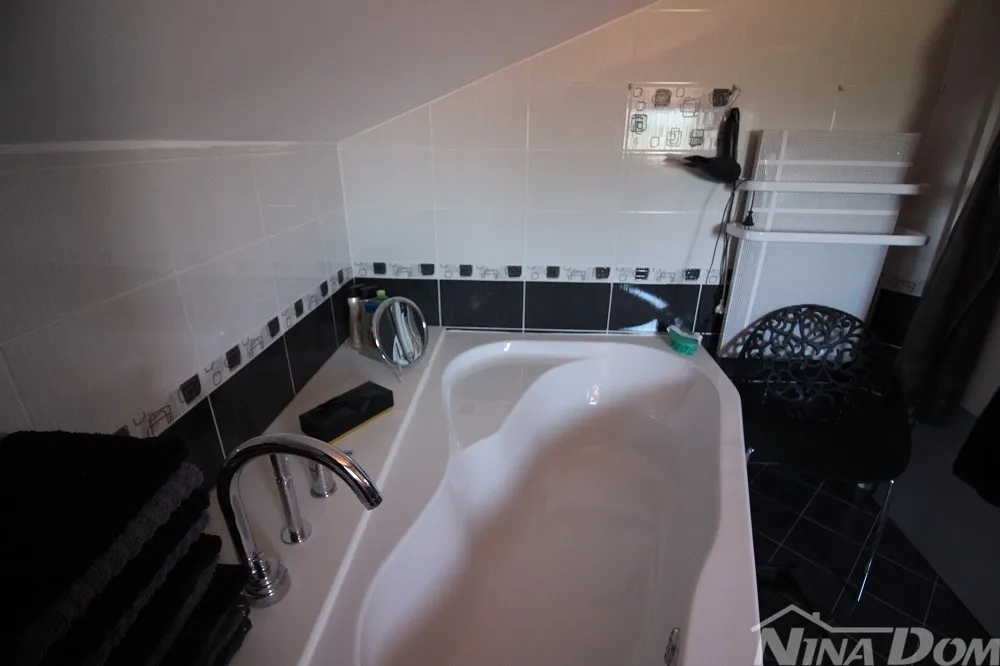 vir dalmacija 60 metara do mora apartman 102 m2 - slika 17