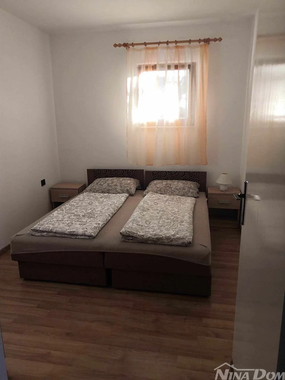 nekretnina s 4 apartmana - slika 8