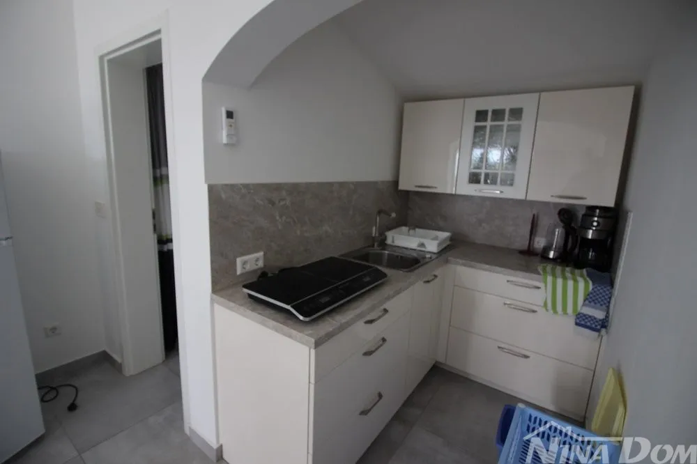 južna strana otoka vira 4 apartmana i pomoćni objekt, 260 do mora. - slika 23