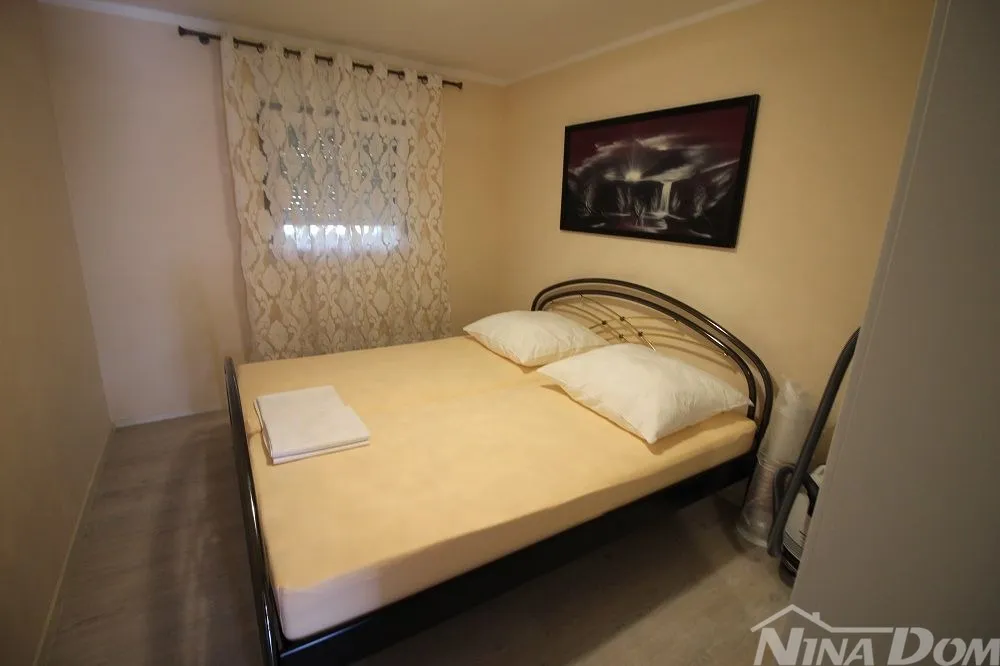 samostojeća kuća južna strana s dva apartmana - slika 34