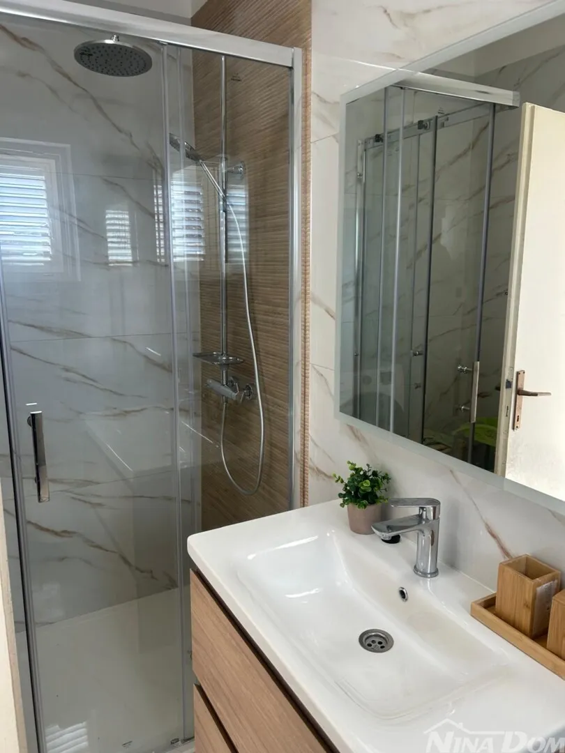 apartmanska kuća privlaka - centar mjesta - 300m od mora - slika 16