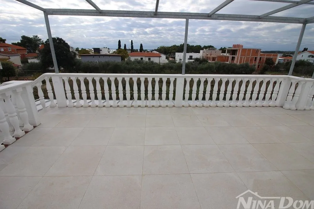 južna strana otoka vira 4 apartmana i pomoćni objekt, 260 do mora. - slika 28