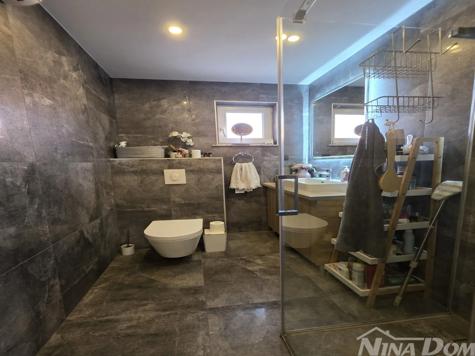 prodaje se apartman drugi red od mora sa garažom bibinje - slika 13