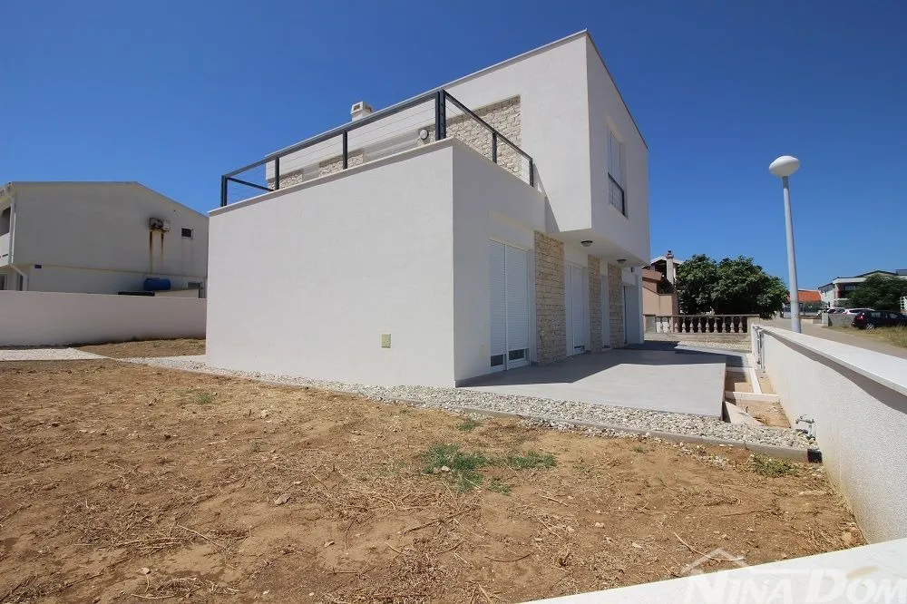 villa 100 metara do mora - slika 2