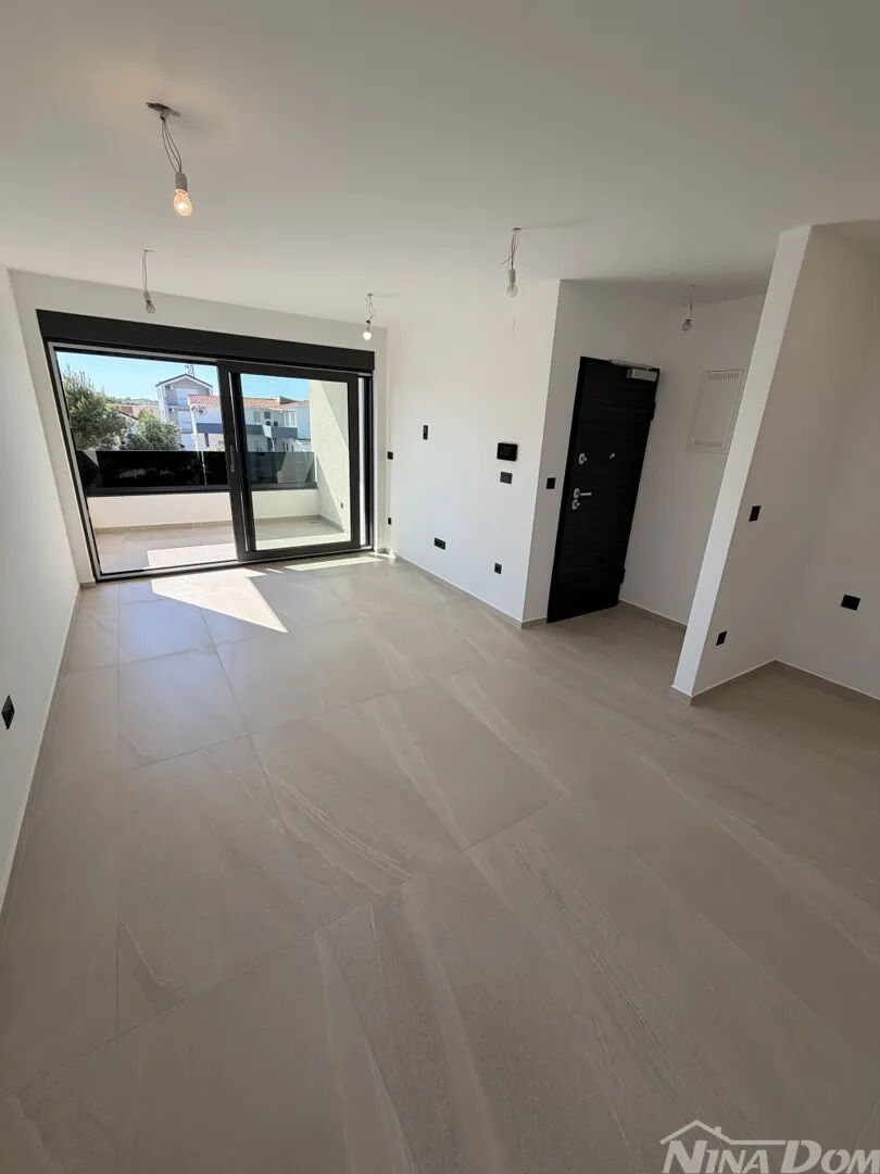 novogradnja apartmani, južna strana otoka vira. - slika 14