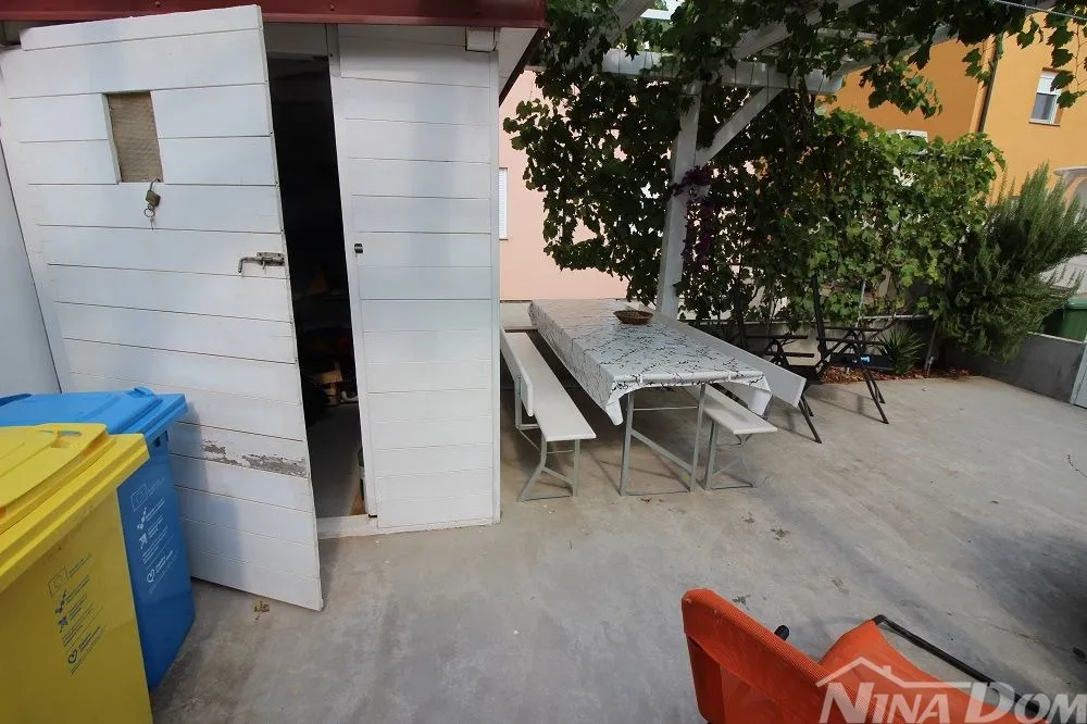 apartman na prvom katu s pripadajućom okućnicom. - slika 12