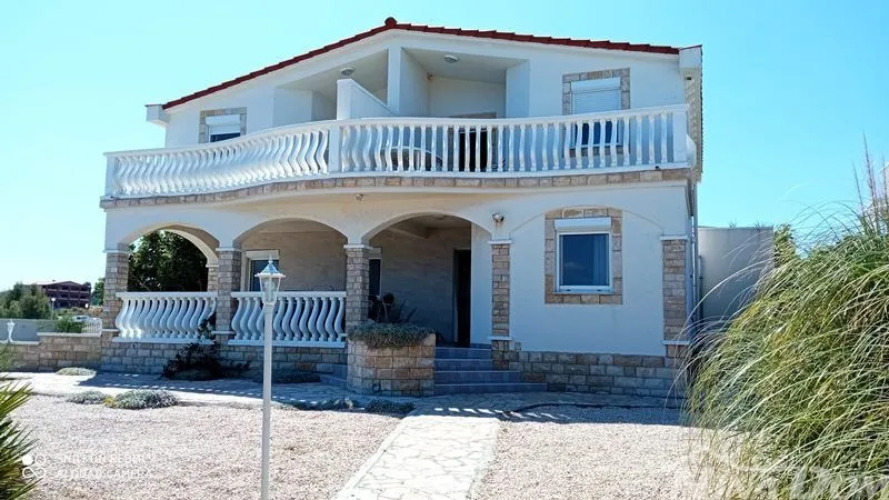 kuća vir prvi red do mora 3 stana - slika 3