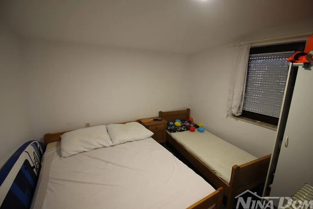 dvojna kuća s dva apartmana 50 metara do mora. - slika 14