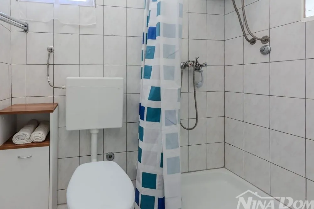 obiteljska nekretnina 450 metara do mora - slika 9